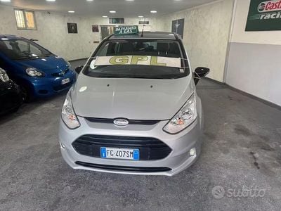 Begagnad Ford B-MAX Titanium 90 HK (66 kW) 2017 Grå Minibuss