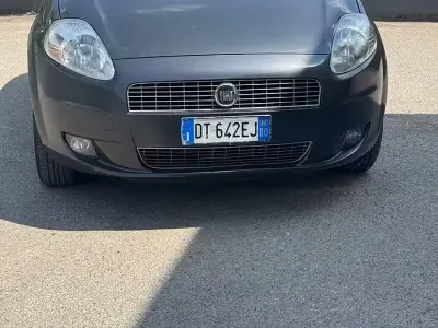 Usata Fiat Grande Punto Active 69 CV (50 kW) 2009 Grigio Utilitaria