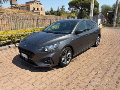 Usata Ford Focus ST-Line 120 CV (88 kW) 2020 Grigio Berlina