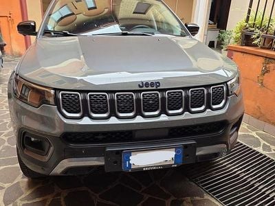 Usata Jeep Compass 240 CV (176 kW) 2023 Grigio SUV
