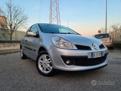 usata Renault Clio 1200 benz x neopatentati