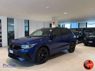 Usata VW Tiguan R-line 150 CV (110 kW) 2023 Blu/azzurro SUV