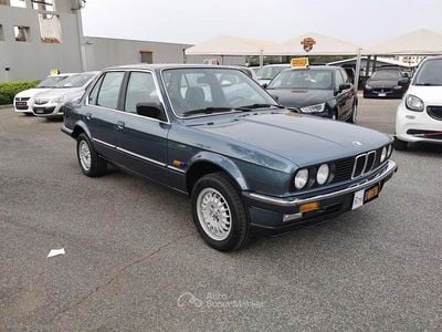 Usata BMW 318 102 CV (75 kW) 1986 Blu Berlina