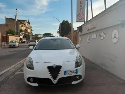 Usata Alfa Romeo Giulietta Business 120 CV (88 kW) 2017 Bianco Utilitaria