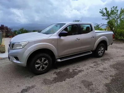 Gebraucht Nissan Navara Acenta 163 PS (119 kW) 2018 Silber Pickup