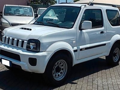 Usata Suzuki Jimny 86 CV (63 kW) 2014 Bianco SUV