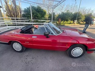 Usata Alfa Romeo Spider 109 CV (80 kW) 1989 Rosso Cabrio