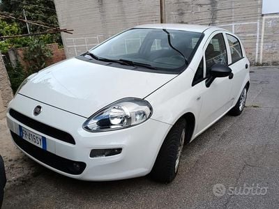 Usata Fiat Punto Lounge 95 CV (69 kW) 2018 Bianco Utilitaria