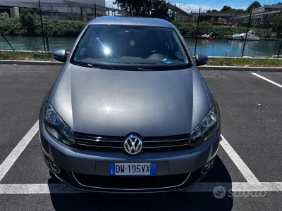 Usata VW Golf VI 110 CV (80 kW) 2009 Beige Utilitaria