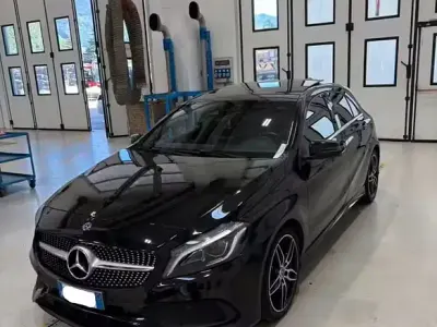 Usata Mercedes A200 AMG 136 CV (100 kW) 2017 Nero Utilitaria