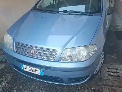 Usata Fiat Punto 60 CV (44 kW) 2009 Blu Utilitaria