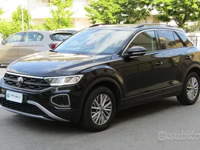 Usata VW T-Roc Style 150 CV (110 kW) 2022 Nero SUV