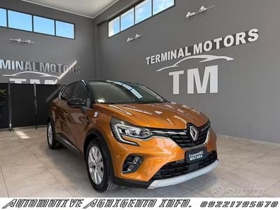 Usata Renault Captur Intens 91 CV (66 kW) 2022 Arancione SUV