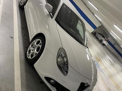 Usata Alfa Romeo Giulietta Super 120 CV (88 kW) 2018 Bianco Utilitaria