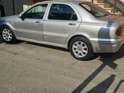Usata Lancia Lybra 116 CV (85 kW) 2001 Grigio Berlina