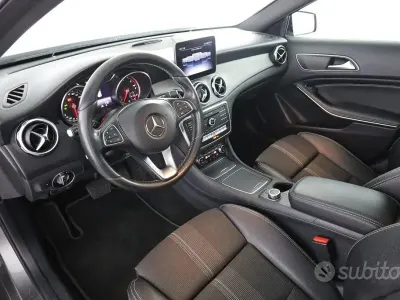 Usata Mercedes GLA220 177 CV (130 kW) 2018 Grigio SUV