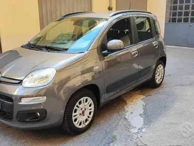 Usata Fiat Panda Lounge 69 CV (50 kW) 2020 Grigio scuro metallizzato Utilitaria
