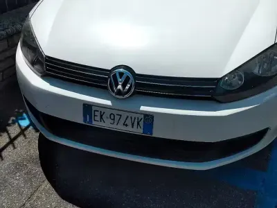 Usata VW Golf VI 122 CV (89 kW) 2011 Bianco Utilitaria