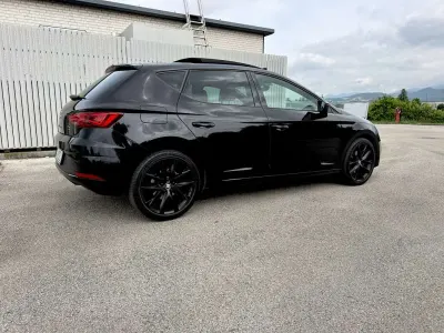 Usata Seat Leon Black Edition 131 CV (96 kW) 2020 Berlina