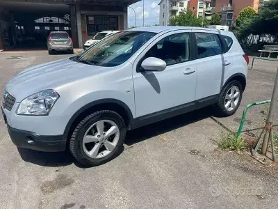 Usata Nissan Qashqai Acenta 110 CV (80 kW) 2009 Grigio SUV