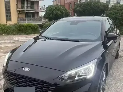 Usado Ford Focus ST-Line 120 HP (88 kW) 2021 Preto Sedan