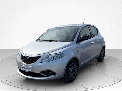 Usata Lancia Ypsilon S 69 CV (50 kW) 2017 Grigio argento Utilitaria