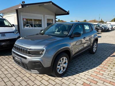 Uusi Jeep Avenger Altitude 101 HP (74 kW) 2025 Harmaa Katumaasturi