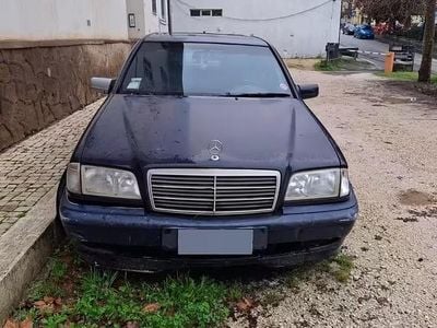 Usata Mercedes 220 2000 Berlina
