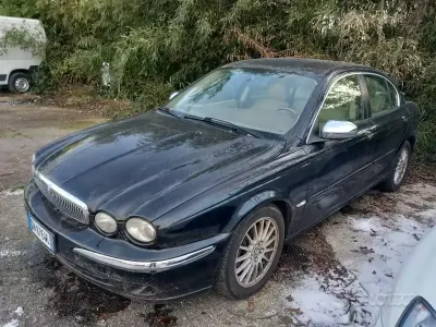 Usata Jaguar X-type Executive 155 CV (114 kW) 2006 Verde Berlina