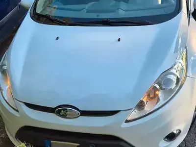 Usata Ford Fiesta 82 CV (60 kW) 2009 Bianco Berlina