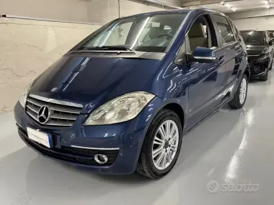 Usata Mercedes A160 Style 95 CV (69 kW) 2012 Bluazzurro Utilitaria