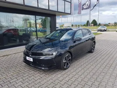 Usata Opel Astra Business Elegance 180 CV (132 kW) 2023 Nero Utilitaria