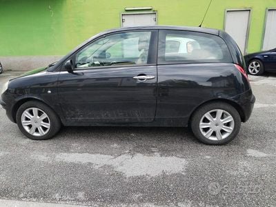 Usata Lancia Ypsilon 70 CV (51 kW) 2006 Nero Utilitaria