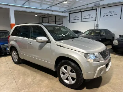 Usata Suzuki Grand Vitara 169 CV (124 kW) 2011 Argento SUV