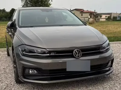 Begagnad VW Polo R-line 95 HK (69 kW) 2018 Grå Halvkombi