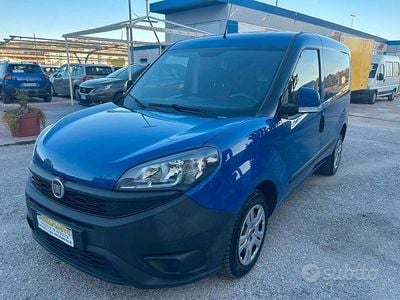 Gebraucht Fiat Doblò 95 PS (69 kW) 2018 Blau Van / Kleinbus
