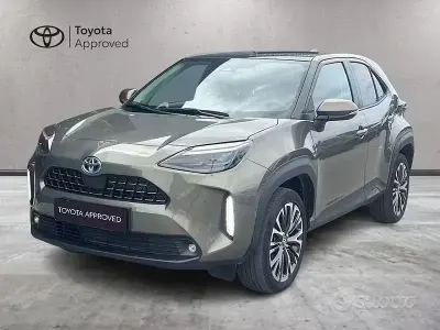 Usata Toyota Yaris Cross Lounge 116 CV (85 kW) 2022 Grigio SUV