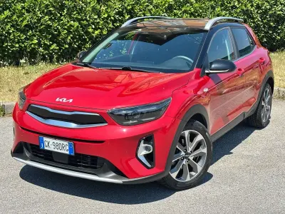 Usata Kia Stonic Style 101 CV (74 kW) 2022 Rosso SUV
