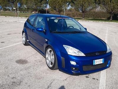 Usata Ford Focus RS 215 CV (158 kW) 2002 Blu Berlina
