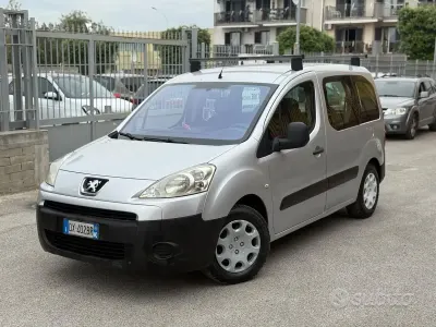 Usata Peugeot Partner Tepee Premium 90 CV (66 kW) 2009 Grigio Monovolume