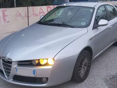 Usata Alfa Romeo 159 150 CV (110 kW) 2007 Argento Berlina