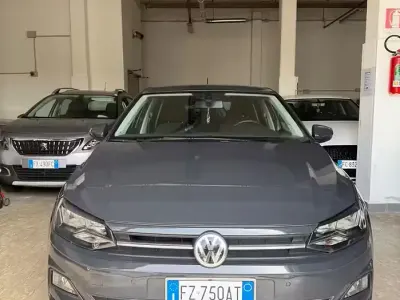 Usata VW Polo Comfortline 80 CV (58 kW) 2019 Grigio Utilitaria