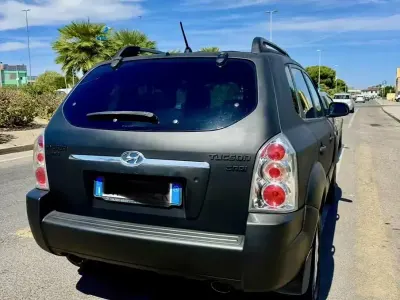 Usata Hyundai Tucson 112 CV (82 kW) 2004 Nero SUV