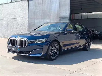 Usata BMW 730 Comfort Edition 286 CV (210 kW) 2021 Bluazzurro Berlina