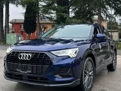 Usata Audi Q3 Ambiente 150 CV (110 kW) 2022 Blu SUV