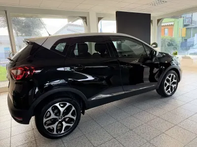 Usata Renault Captur 90 CV (66 kW) 2018 Nero SUV