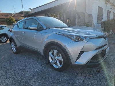 Usata Toyota C-HR Active 97 CV (71 kW) 2019 Argento SUV