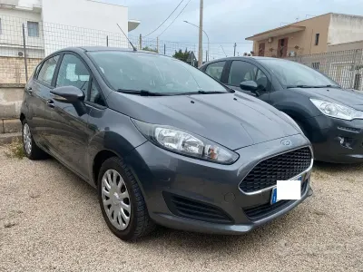 Usata Ford Fiesta Titanium 75 CV (55 kW) 2017 Grigio Utilitaria
