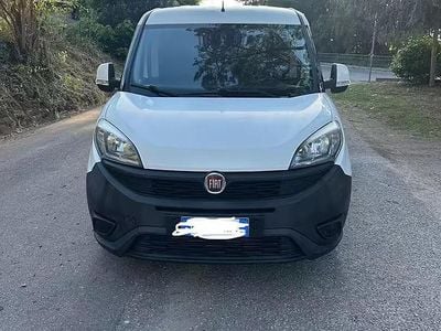 Begagnad Fiat Doblò 105 HK (77 kW) 2017 Vit Minibuss