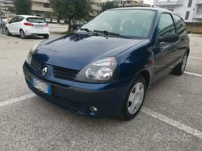 Usata Renault Clio II 2001 Blu Utilitaria